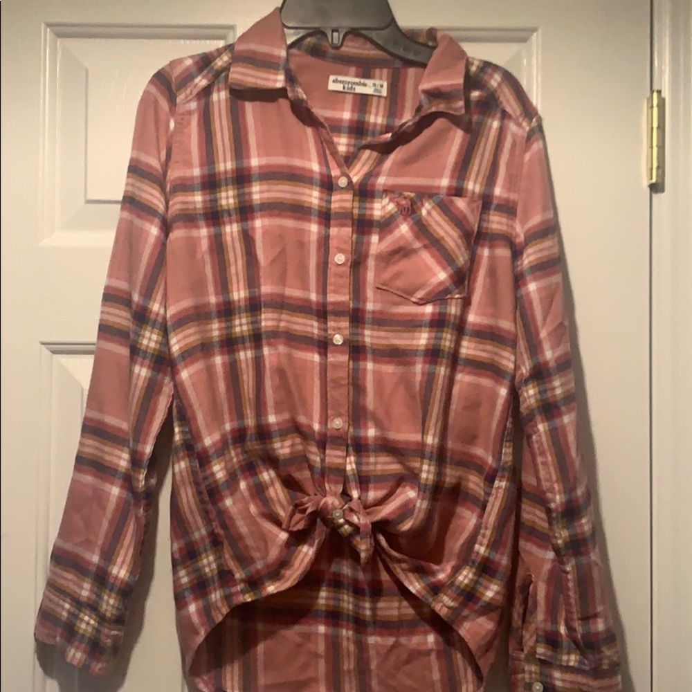 Girls Abercrombie size 13/14 tie-front flannel!